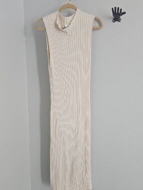 Sleeveless Ribbed Maxi Dress in Cream